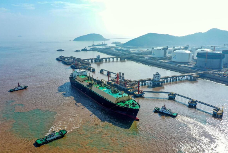 浙江舟山24年首艘LNG船完成卸载任务(图1)