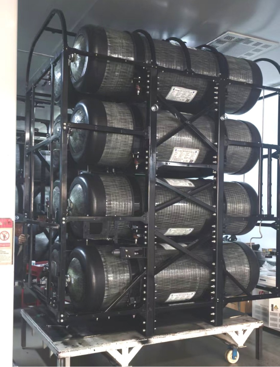 重磅突破！天海氢能斩获国内首个8-450L Ⅳ型瓶批量订单，开启氢能重卡千公里续航新时代(图2)