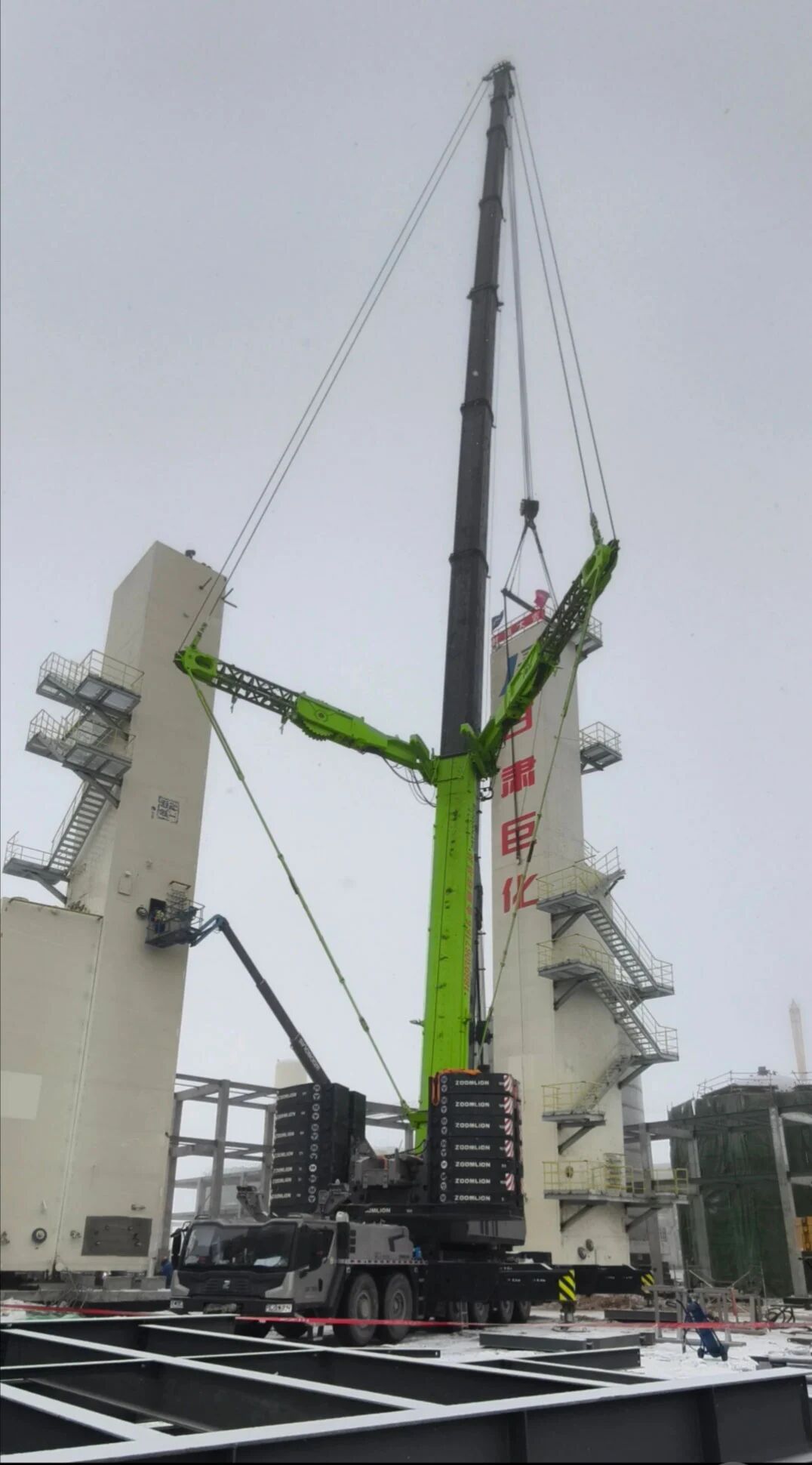 【中国气体协会气体展展商动态】盈德气体助力甘肃巨化硅氟新材料项目冷箱成功封顶(图2)